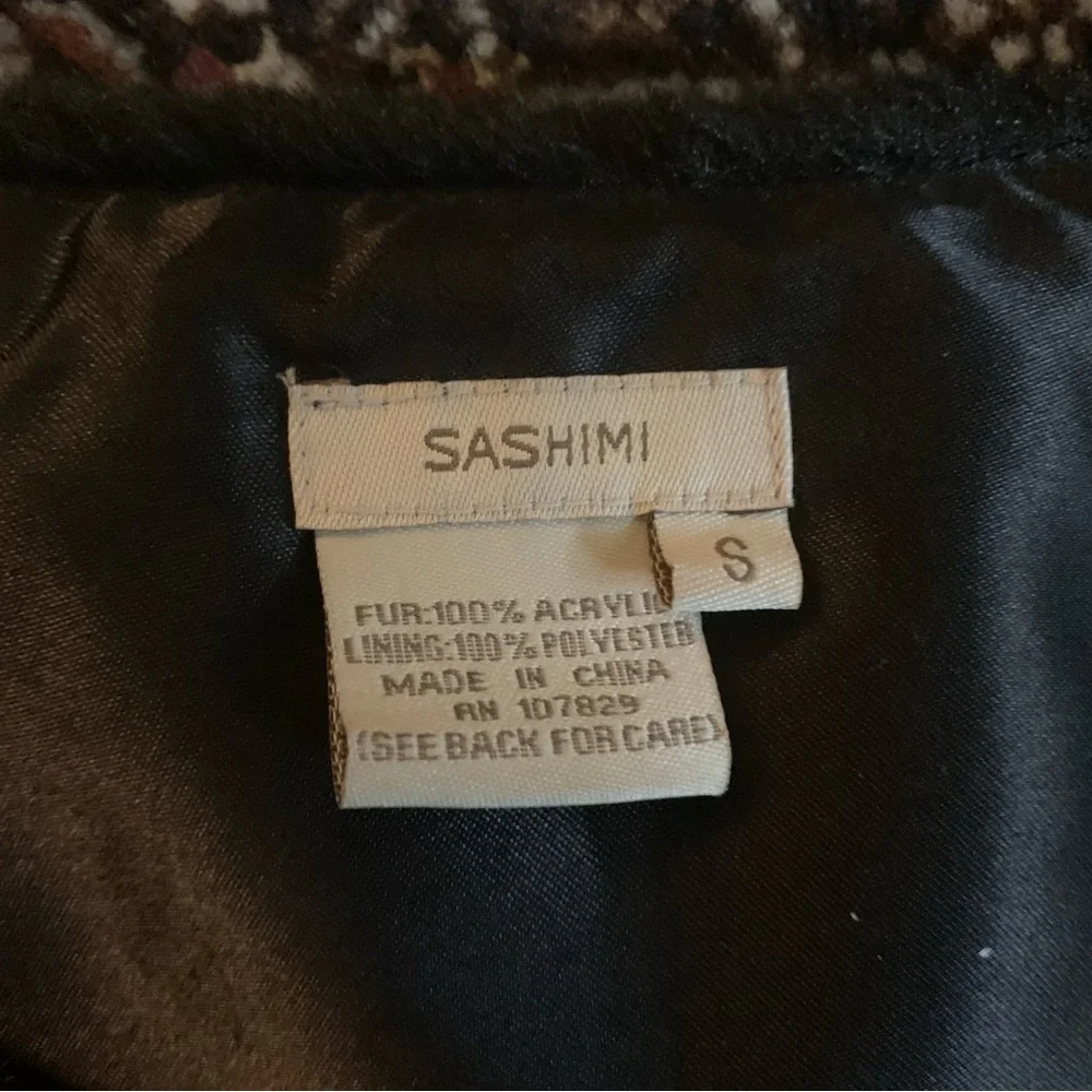 Black velvet shawl stole, great condition, classy and fully lined. - Picture 3 of 7